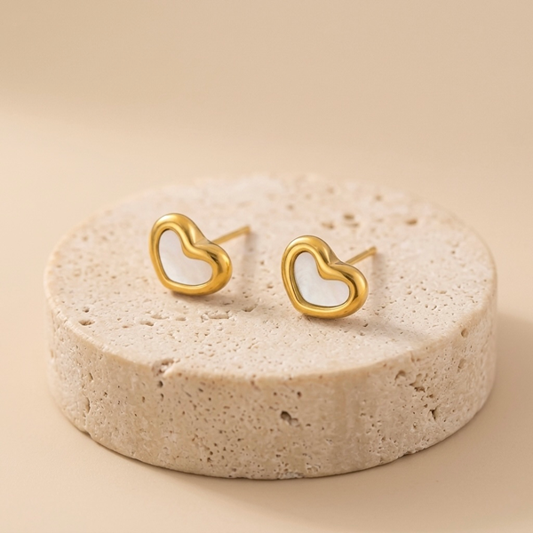 Amora Enamel Heart Studs