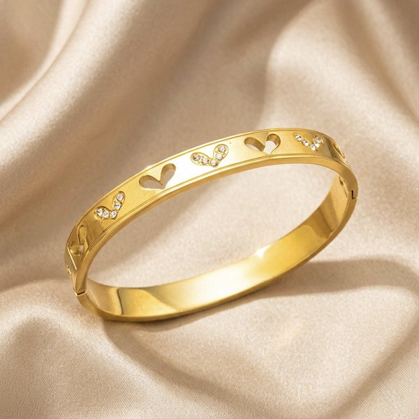 Amorette Crystal Heart Bangle