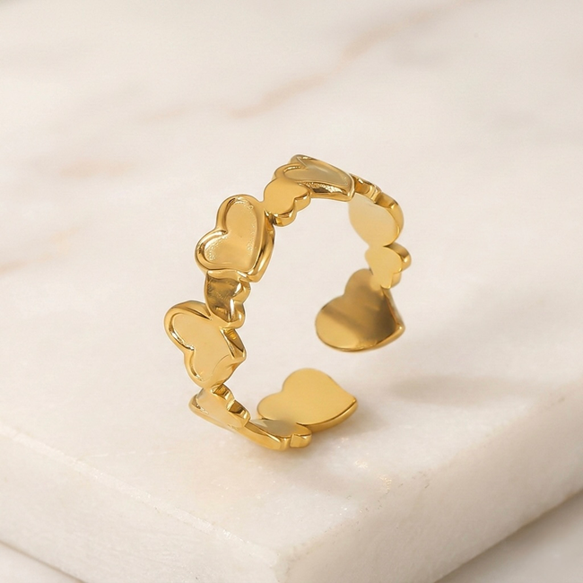Amoura Heart Link Ring
