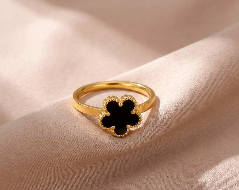 Ring - Noir Clover Ring