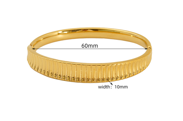 Bracelet - Fluted Gold Bangle