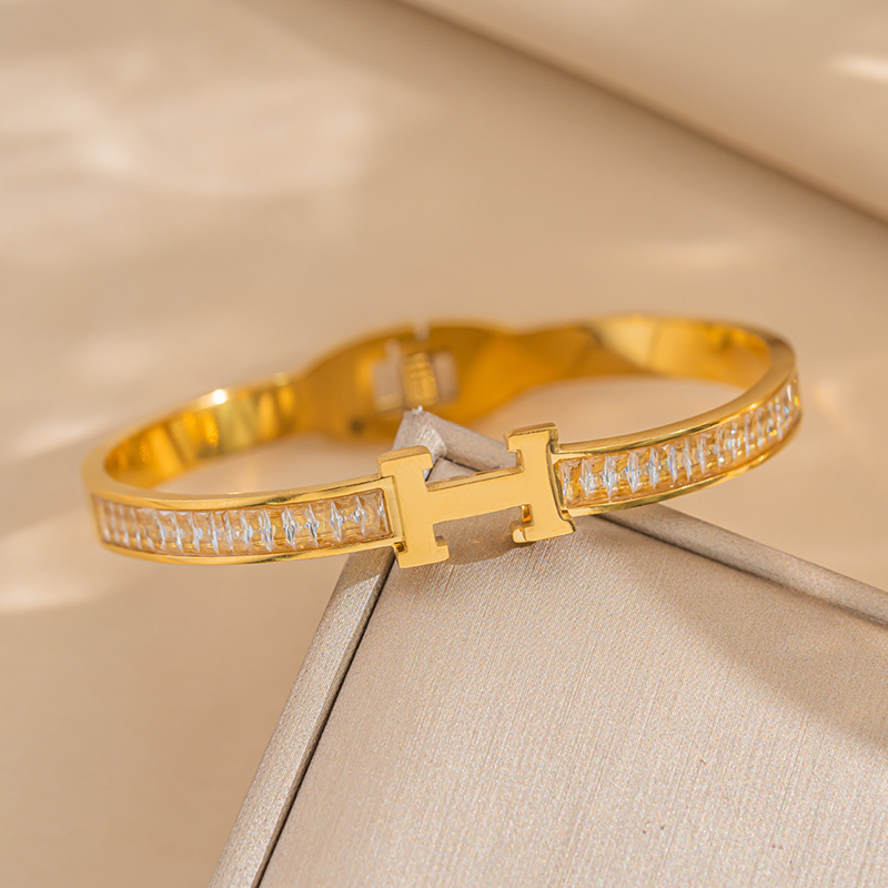 Bracelet – H Link Gold