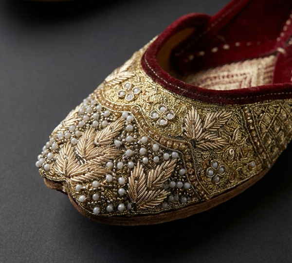 Ivra Embellished Jutti