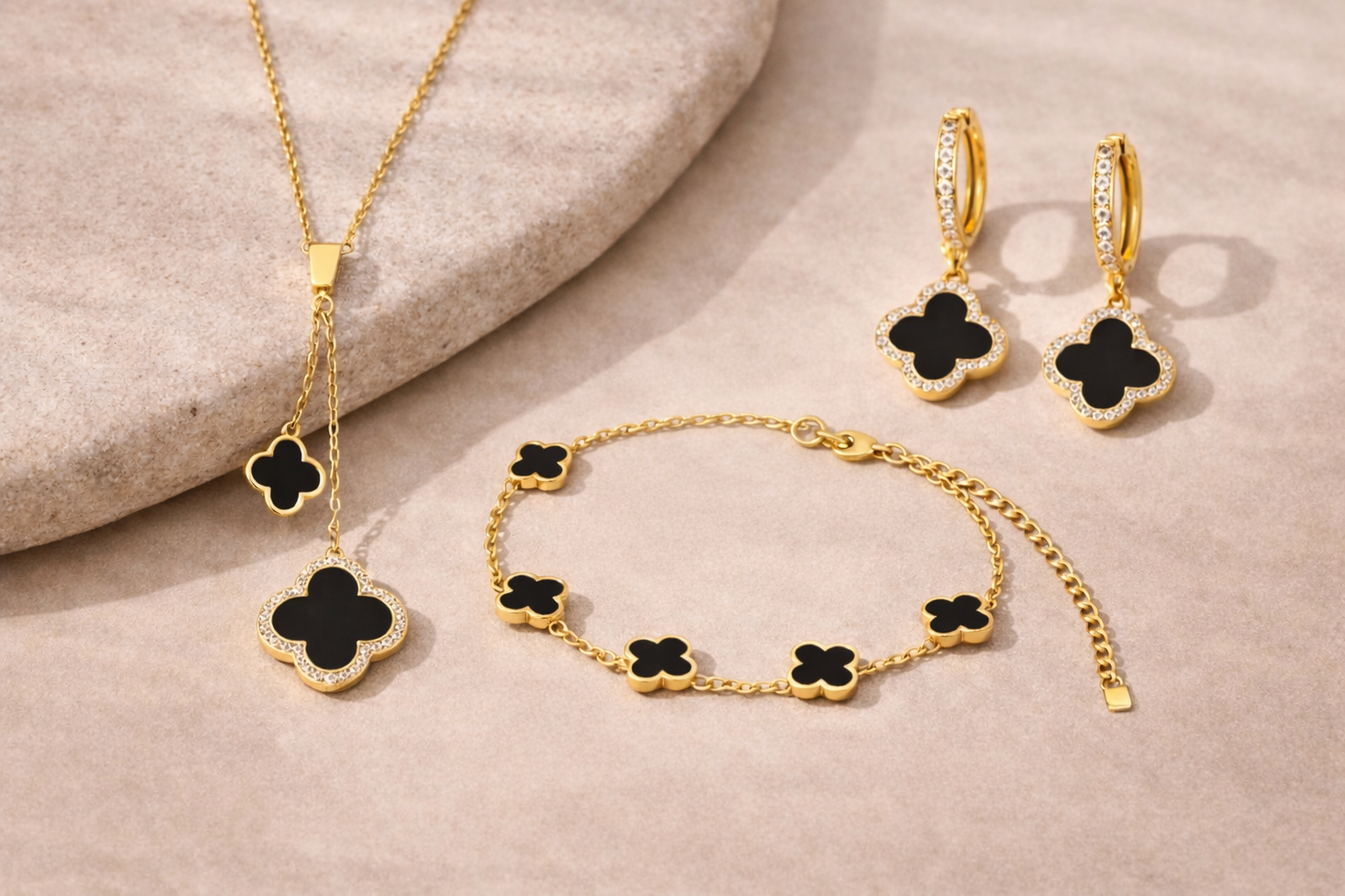 Noir Clover Grace Set