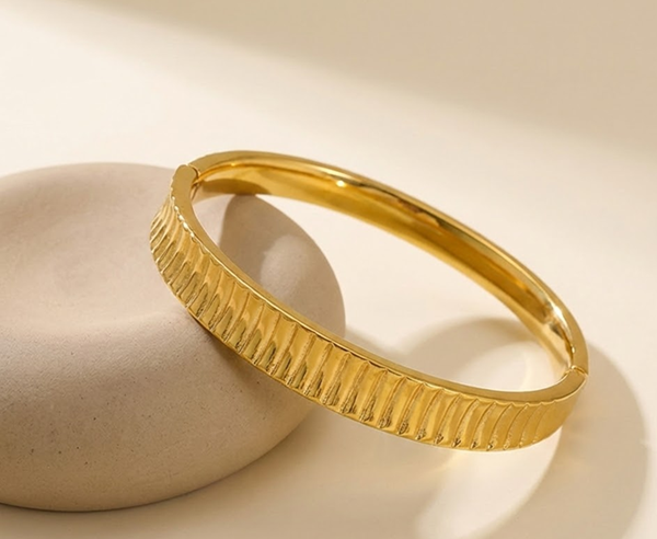 Bracelet - Fluted Gold Bangle