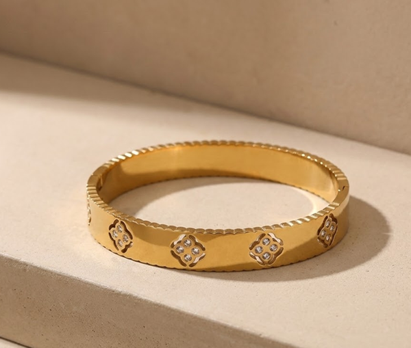 Bracelet - Petal Accent Gold