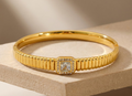 Bracelet - Solitaire Frame Gold