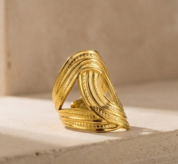 Ring - Sculpted Wave Ring