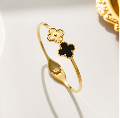 Dual Bloom Noir Gold Bracelet