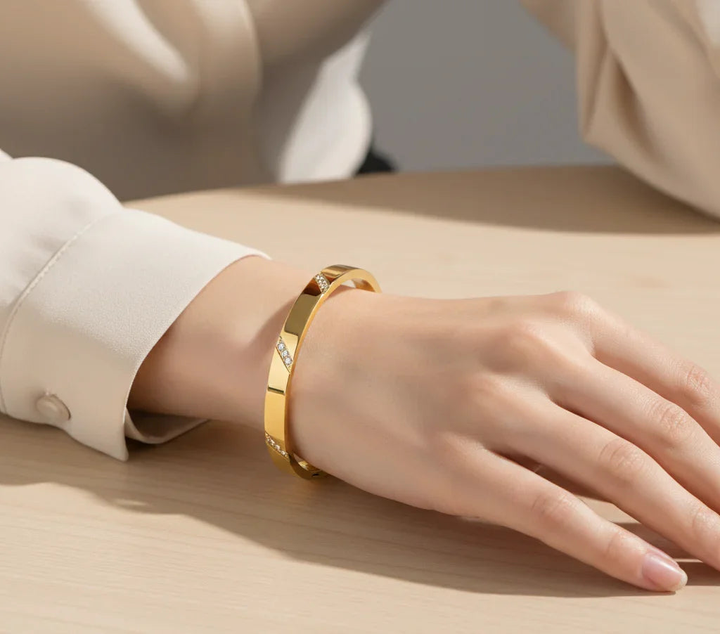 Bracelet - Radiant Edge Diamond Bangle