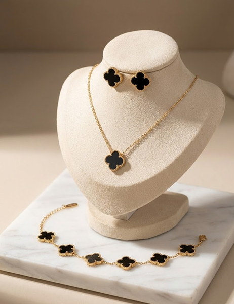 Isla Clover Three-Piece Jewellery Set