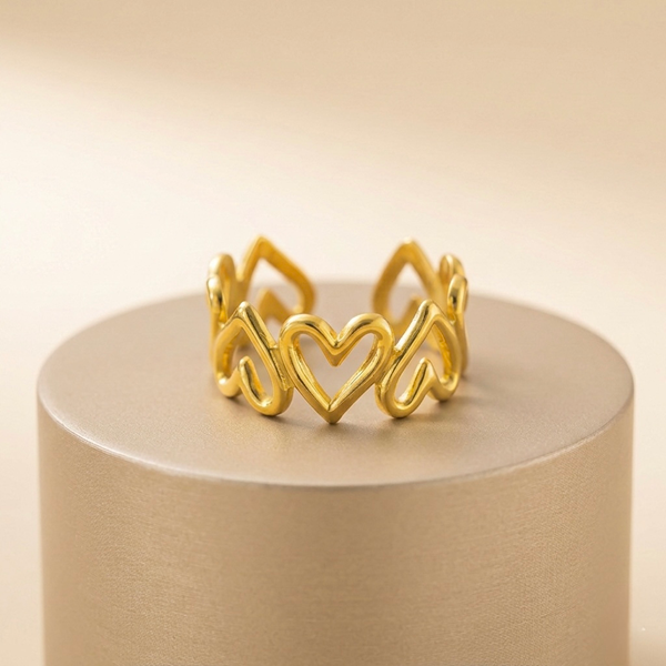 Luvora Heart Band Ring