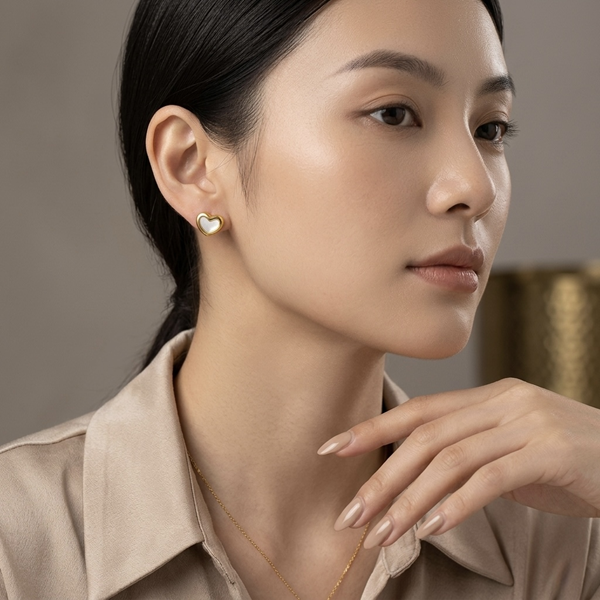 Amora Enamel Heart Studs