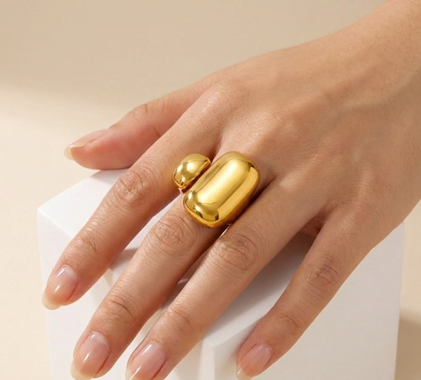 Aureon Form Adjustable Gold Ring