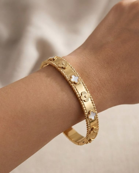 Aurline Textured Clover Bracelet