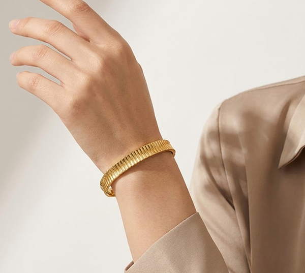 Bracelet - Fluted Gold Bangle