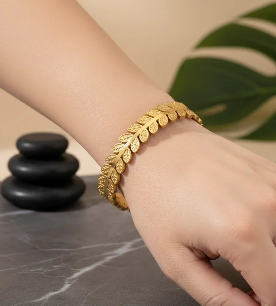 Bracelet - Gilded Laurel Leaf Cuff