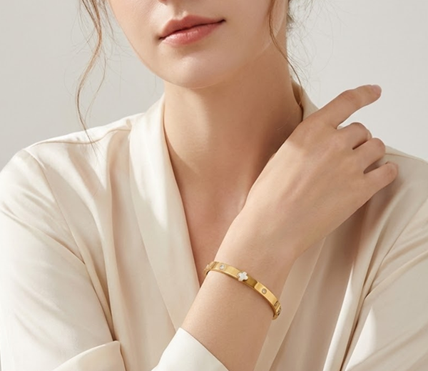 Bracelet - Lucky Clover Bangle