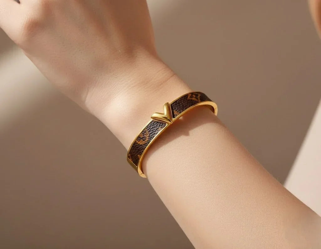Bracelet - Midnight V-Elegance Bangle