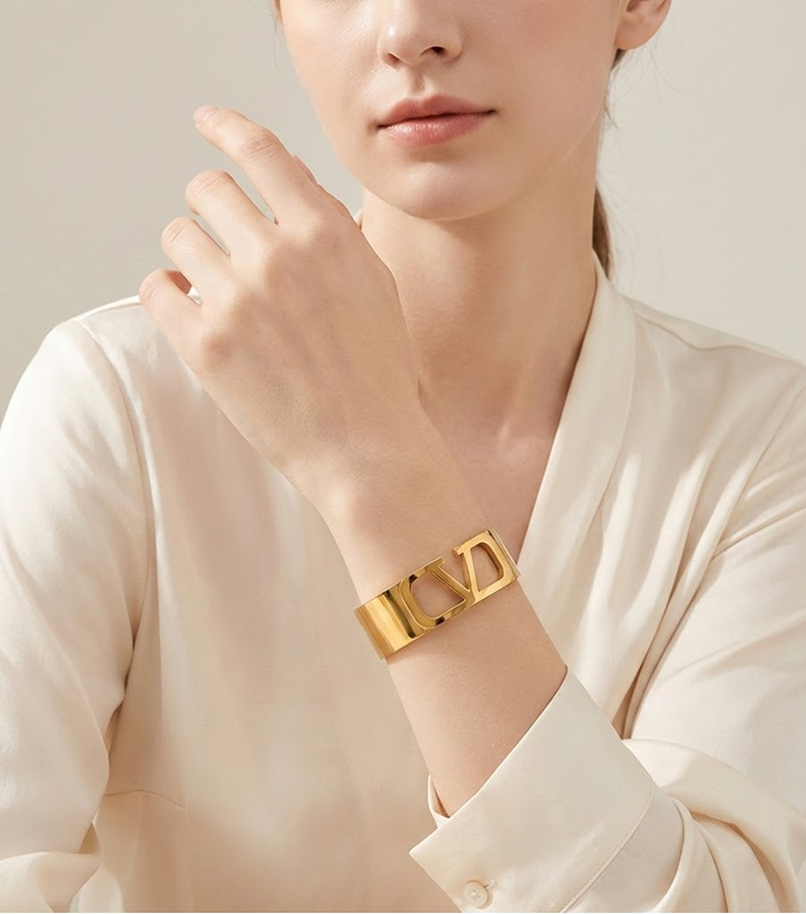 Bracelet – Initial Cuff Gold