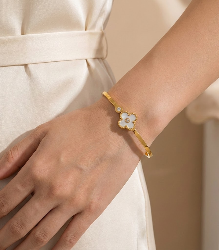 Bracelet – Ivory Clover Crystal