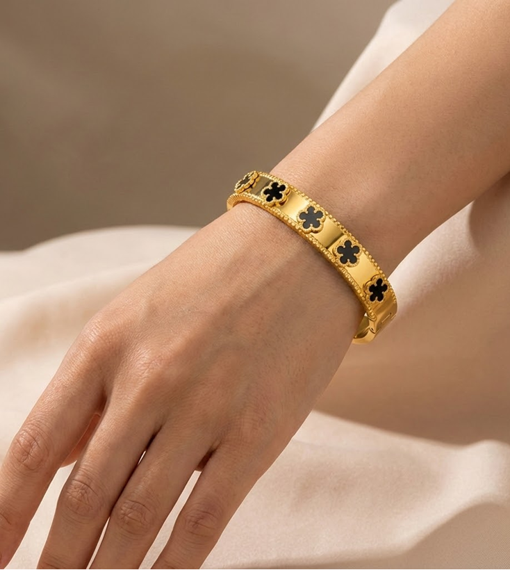 Bracelet – Solene Black Clover