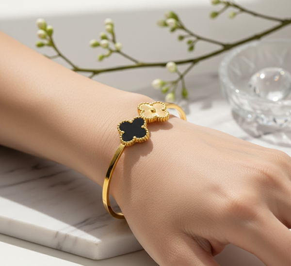 Dual Bloom Noir Gold Bracelet