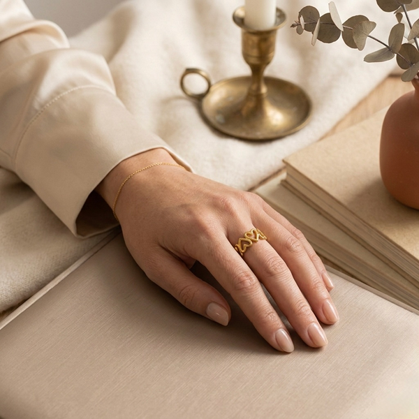 Luvora Heart Band Ring