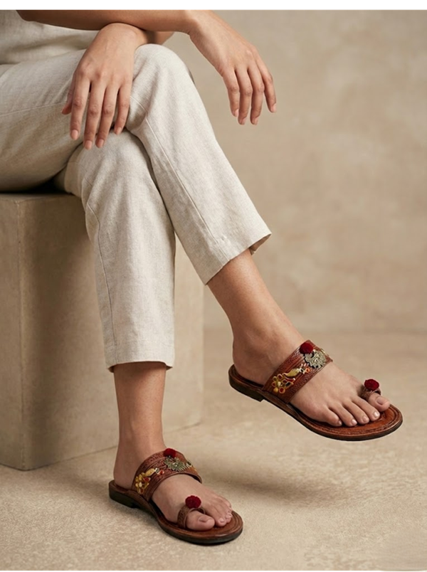 Peacock Crest Kolhapuri