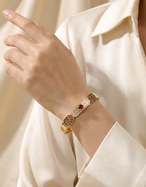 Regalia Medallion Gold Bracelet