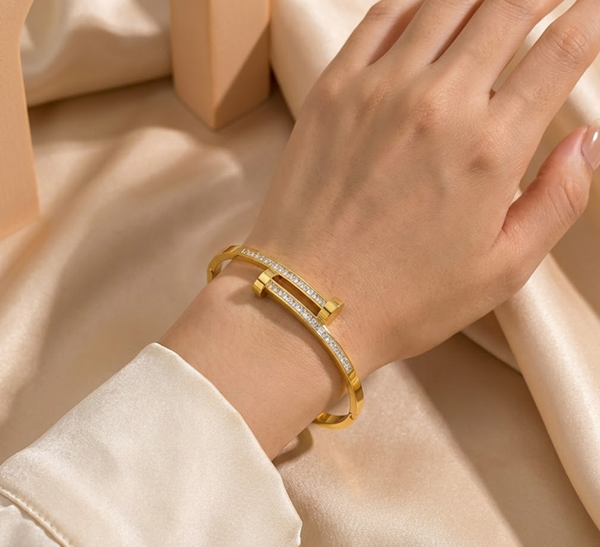 Rivelle Bar Gold Bracelet