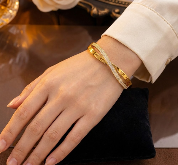 Scriptline Spark Gold Bracelet
