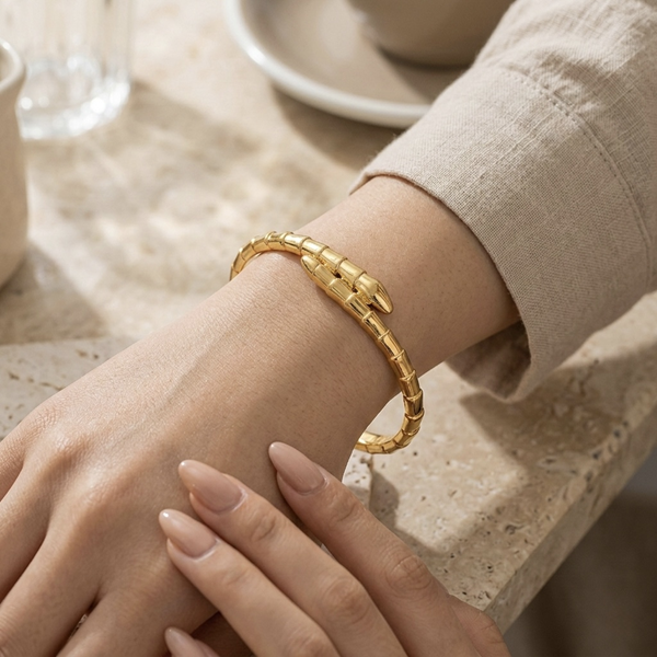 Seraphis Snake Bangle