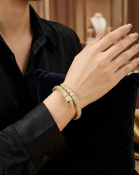 Serpentine Radiance Gold Bracelet