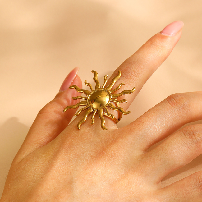 Solara Radiance Ring