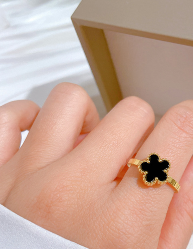 Ring - Noir Clover Ring