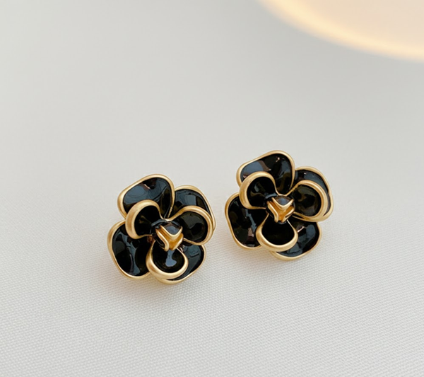 Noirélle Petal Stud Earrings