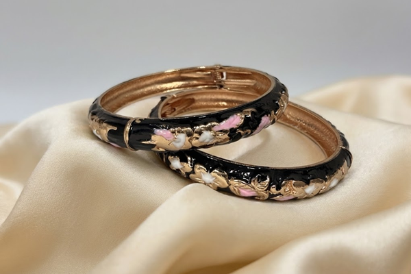 Veloria Broad Enamel Bangle