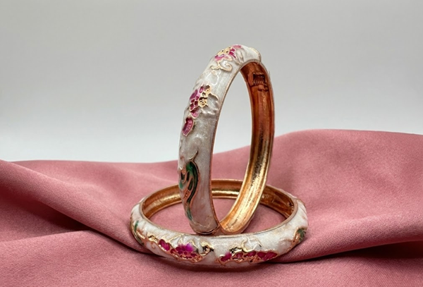 Veloria Broad Enamel Bangle